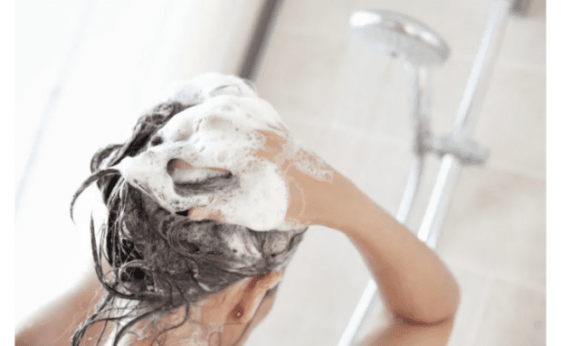 انجام کراتینه مو در خانه روشی مناسب برای صاف‌ کردن و کنترل‌ وز موهایتان است. زمانی که نمی توانید به سالن زیبایی بورگ تهران بروید