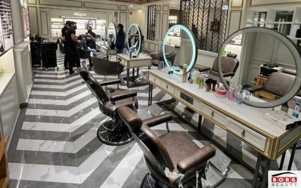 عکس سلفی بهترین آرایشگاه برای رنگ مو در شمال تهران برای رنگموی جدید